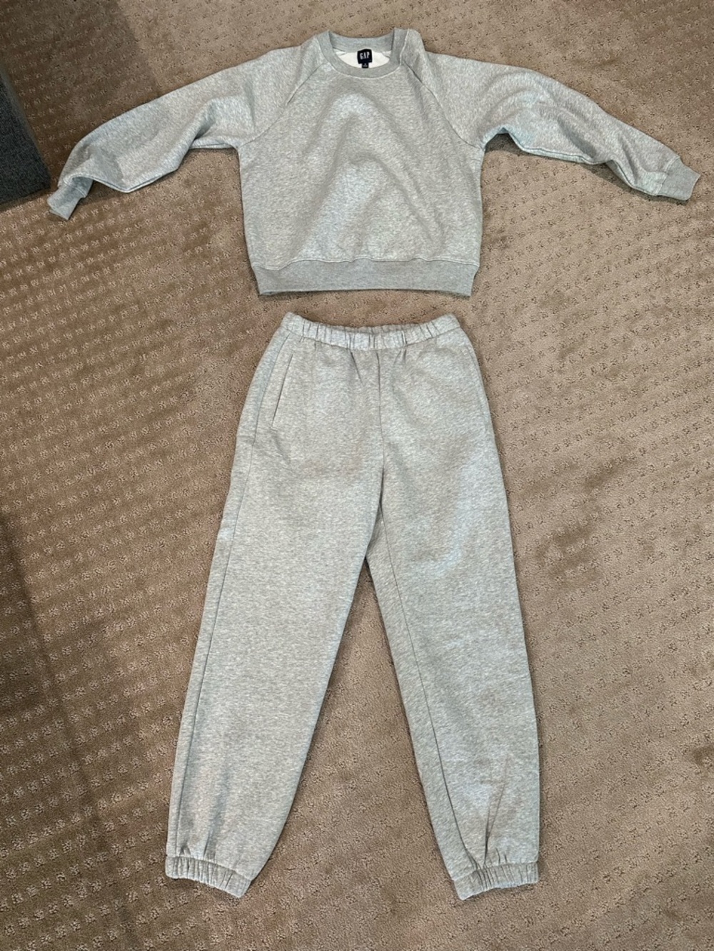 Gap Vintage Soft Relaxed Jogger Sweatsuit Set – Neutral / Size Small – Like New - Picture 5 of 7